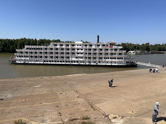 American Cruise Lines by null