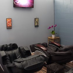 Full body, deep tissue, zero gravity chair massages are hands free, non-invasive, sanitary and automated