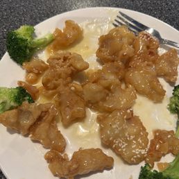 A couple of pieces but mostly fried flour and not tasting chicken! A couple of pieces but mostly fried flour and not tasting chicken!