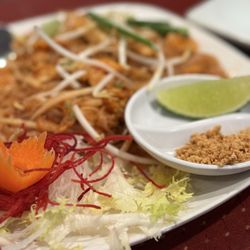 BANGKOK Thai & Sushi Restaurant - Pad Thai