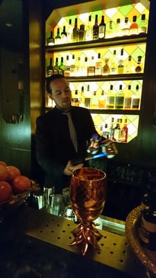 Gibson Bar by null