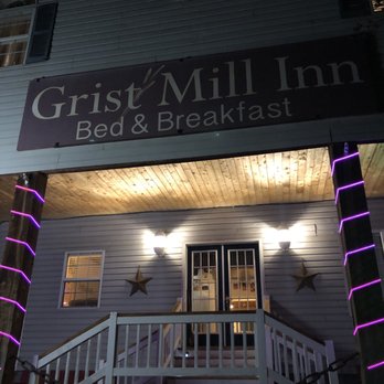 Grist Mill Inn Bed & Breakfast - The entry way. - Hotels Near Me - Monticello, Utah Grist Mill Inn Bed & Breakfast - The entry way. - Hotels Near Me - Monticello, Utah