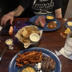 12 oz Smoked Sirloin Brau Chips Mac n Cheese  6 oz HB Center Cut Filet