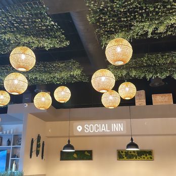 Social Inn - Cocktail Bars Near Me - Glenview, Illinois