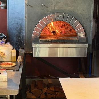 Old Bull Tavern - Wood fired pizza oven - New American Near Me - Beaufort, South Carolina