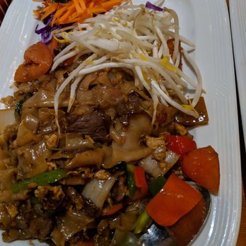 Bai Mint Thai Kitchen - Pad Kee Mao - Thai Near Me - Portland, Oregon Bai Mint Thai Kitchen - Pad Kee Mao - Thai Near Me - Portland, Oregon