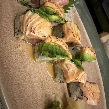 RokuNana - Sunburned Sushi Roll - Izakaya Near Me - New York, New York