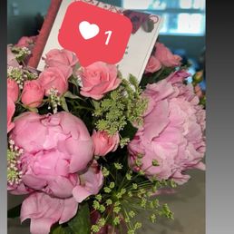 Picture my friend sent and picture that was sent to me from flower shop. Picture my friend sent and picture that was sent to me from flower shop.