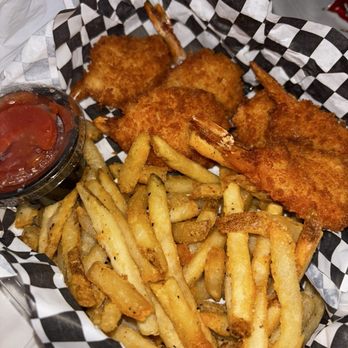 Pickles Pub - Fried Shrimp Basket - Pubs Near Me - Ocean City, Maryland Pickles Pub - Fried Shrimp Basket - Pubs Near Me - Ocean City, Maryland