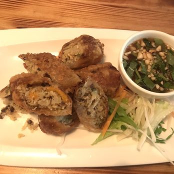 Sanhok - Vegetarian spring rolls - Pan Asian Near Me - Berlin, BE Sanhok - Vegetarian spring rolls - Pan Asian Near Me - Berlin, BE