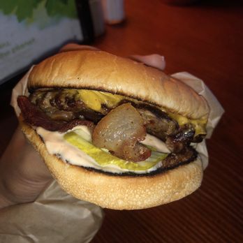 Loretta's Northwesterner - Tavern bacon burger w/ the perfect amount of saaaauce! - Dive Bars Near Me - Seattle, Washington