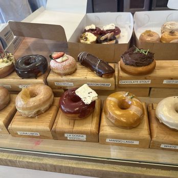 Fan-Fan Doughnuts - Assortment of Donuts - Donuts Near Me - Brooklyn, New York Fan-Fan Doughnuts - Assortment of Donuts - Donuts Near Me - Brooklyn, New York