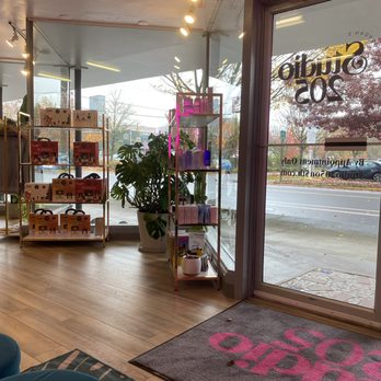 Studio 205 - interior and front door entrance - Waxing Near Me - Eugene, Oregon