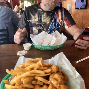 Wee Pub Beach - I had the Fried Shrimp basket with hush puppies and fries. My friend had the XXHot 6 wings. - Irish Pub Near Me - Jekyll Island, Georgia Wee Pub Beach - I had the Fried Shrimp basket with hush puppies and fries. My friend had the XXHot 6 wings. - Irish Pub Near Me - Jekyll Island, Georgia