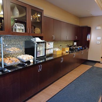 SpringHill Suites by Marriott Modesto - Breakfast Room - Hotels Near Me - Modesto, California