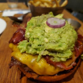 Earls Kitchen + Bar - California burger - New American Near Me - McLean, Virginia Earls Kitchen + Bar - California burger - New American Near Me - McLean, Virginia
