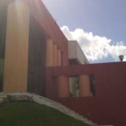Gimnasio Polifuncional - Fachada de costado