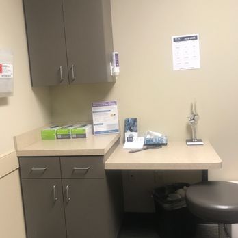 Tennessee Orthopaedic Alliance - Small patient room - Sports Medicine Near Me - Murfreesboro, Tennessee Tennessee Orthopaedic Alliance - Small patient room - Sports Medicine Near Me - Murfreesboro, Tennessee