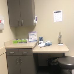 Tennessee Orthopaedic Alliance - Small patient room