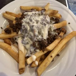 Louie's Sports Bar & Grill