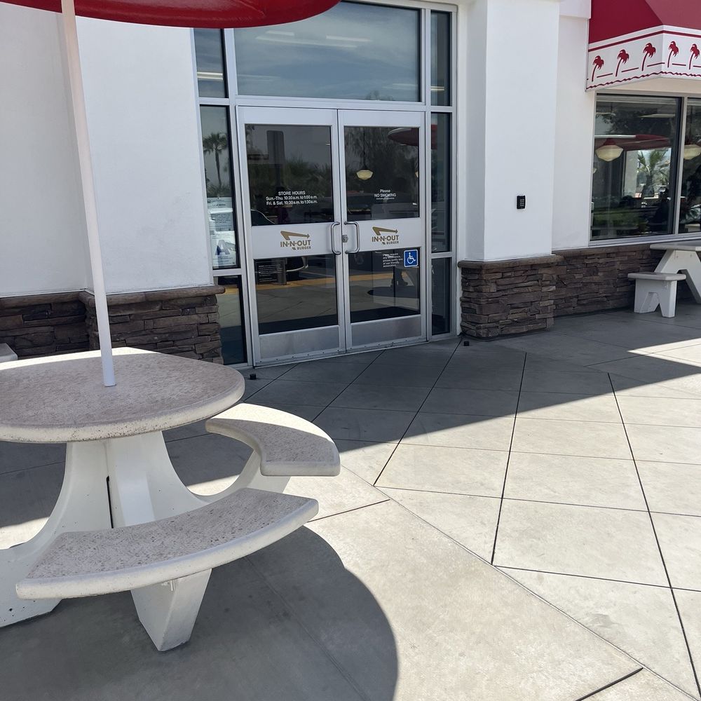 In-N-Out Burger - Front door with operating hours - Burgers Near Me - Riverside, California In-N-Out Burger - Front door with operating hours - Burgers Near Me - Riverside, California