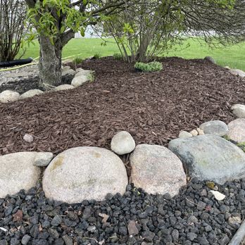 Wenke Lawn Care - After: cleaned out bed added a new layer of mulch - Lawn Services Near Me Wenke Lawn Care - After: cleaned out bed added a new layer of mulch - Lawn Services Near Me