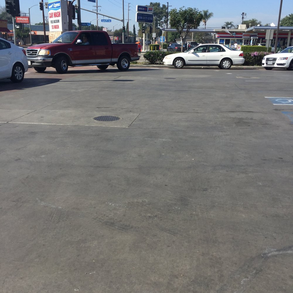 Tommy's Express Carwash - Long line - Car Wash Near Me - Long Beach, California