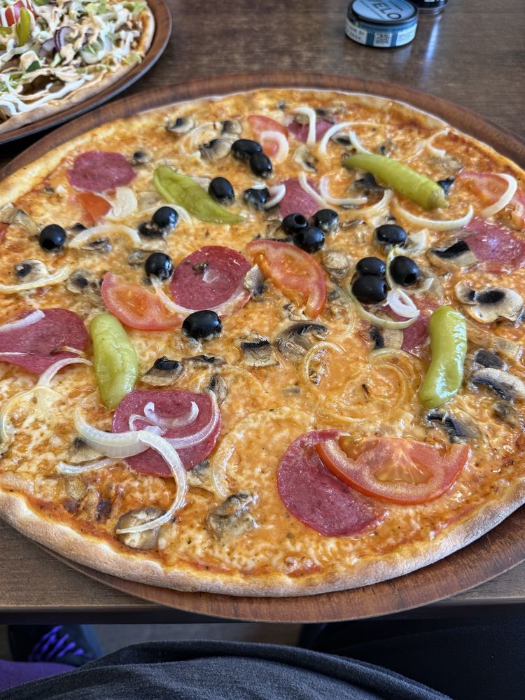 Fellini Pizzeria & Cafe
