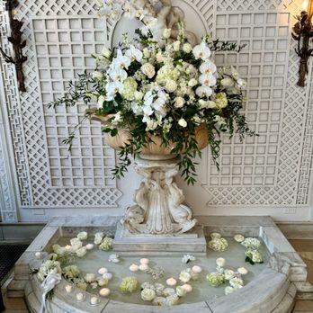 Naperville Florist - Wedding flowers at the armor house - Florists Near Me - Naperville, Illinois Naperville Florist - Wedding flowers at the armor house - Florists Near Me - Naperville, Illinois