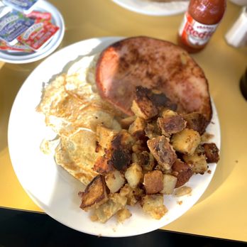 Seaplane Diner - Hungry man breakfast - Diners Near Me - Providence, Rhode Island