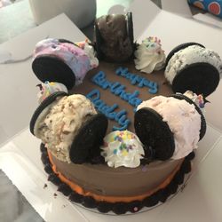 Baskin-Robbins - The cake we received: