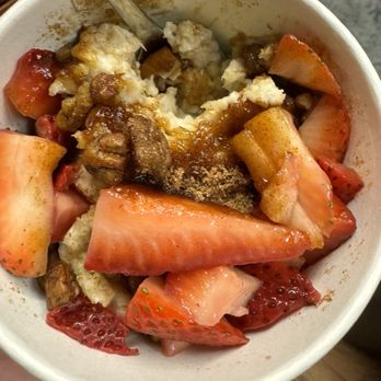 Panera Bread - Steel Cut Oatmeal with Strawberries & Pecans. I normally don't complain but I paid for the extra. Do better. - Sandwiches Near Me - Pensacola, Florida Panera Bread - Steel Cut Oatmeal with Strawberries & Pecans. I normally don't complain but I paid for the extra. Do better. - Sandwiches Near Me - Pensacola, Florida