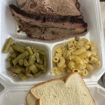 McGinty's BBQ Best Thing Smoking - Brisket plate, macaroni, green beans - Barbeque Near Me - Navasota, Texas