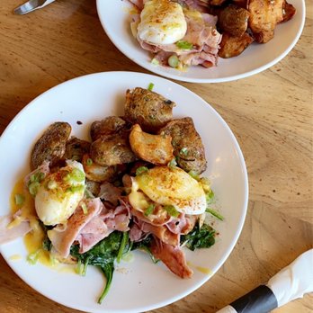 Benedict's - Classic Benedict - Breakfast & Brunch Near Me - Wayzata, Minnesota Benedict's - Classic Benedict - Breakfast & Brunch Near Me - Wayzata, Minnesota