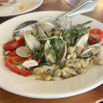Quartino Ristorante - Linguini Clam White - Italian Near Me - The Colony, Texas Quartino Ristorante - Linguini Clam White - Italian Near Me - The Colony, Texas