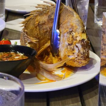 Moani Waikiki - Whole fish - Seafood Near Me - Honolulu, Hawaii