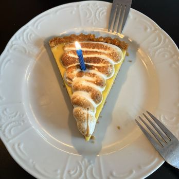 Birdcage Hollywood - Happy Birthday to me! - Desserts Near Me - Hollywood, California
