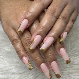 #Pinkynudebase #Goldtips #GelX #Texture #Favoritenailsever - Photos taken by MeAnn - Nails done by Kevin #Pinkynudebase #Goldtips #GelX #Texture #Favoritenailsever - Photos taken by MeAnn - Nails done by Kevin