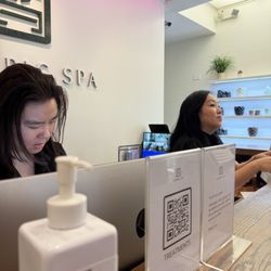 Olympic Spa - The two ladies that did not even care about the situation