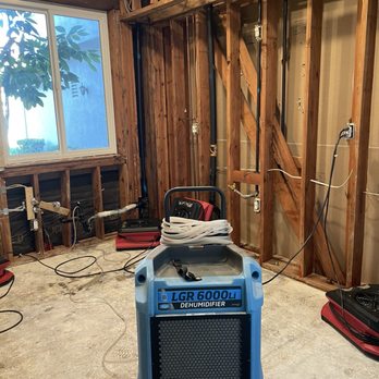 Emergency Home Solutions - Damage Restoration Near Me - Lake Forest, California