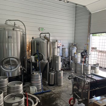 Fox Tail Cider & Distillery - Cideries Near Me - Hood River, Oregon
