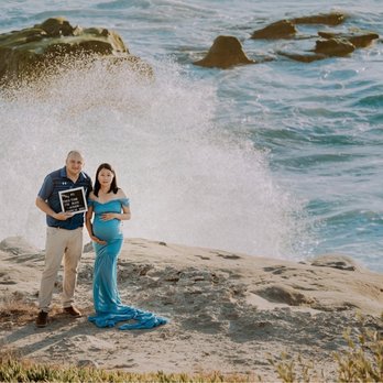 Windansea Beach - Maternity photo by Luyi Zhao Photos - Beaches Near Me Windansea Beach - Maternity photo by Luyi Zhao Photos - Beaches Near Me