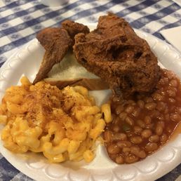 2 Piece White Plate bake beans w/pork and macaroni and cheese