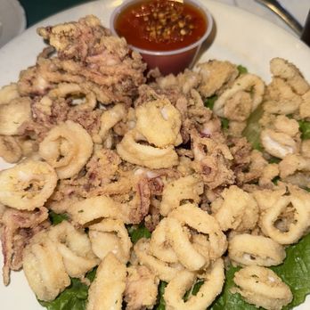 Lasse's Restaurant - Fried Calamari - Seafood Near Me - Milford, Connecticut