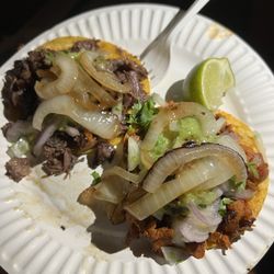 Tacos Guelaguetza - Cabeza on left with Al pastor