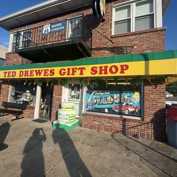 Ted Drewes Frozen Custard - Gift shop - Ice Cream & Frozen Yogurt Near Me - Saint Louis, Missouri