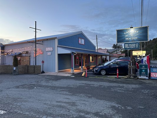 Catalyst Seafood Restaurant & Lounge by null