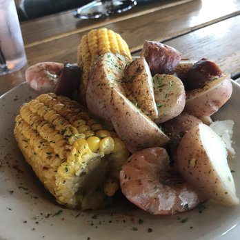 Red's Ice House - Low country boil - Seafood Near Me - Mount Pleasant, South Carolina