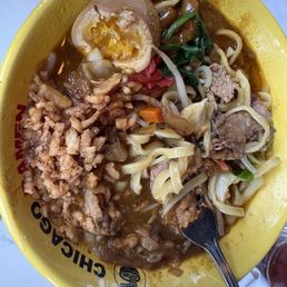 Beef curry ramen (I dug in right away so sorry it isn't as pretty as it was when I got it!) Beef curry ramen (I dug in right away so sorry it isn't as pretty as it was when I got it!)