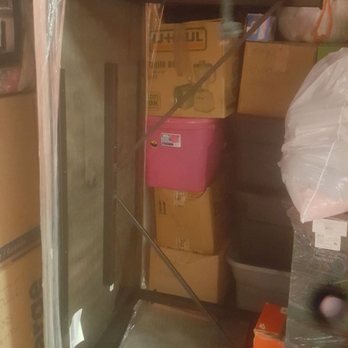 Vector Moving and Storage - "Fragile" "glass" box placed on bottom of stack of heavier boxes. (see box cave in from weight - stack on the left). - Movers Near Me - San Diego, California Vector Moving and Storage - "Fragile" "glass" box placed on bottom of stack of heavier boxes. (see box cave in from weight - stack on the left). - Movers Near Me - San Diego, California